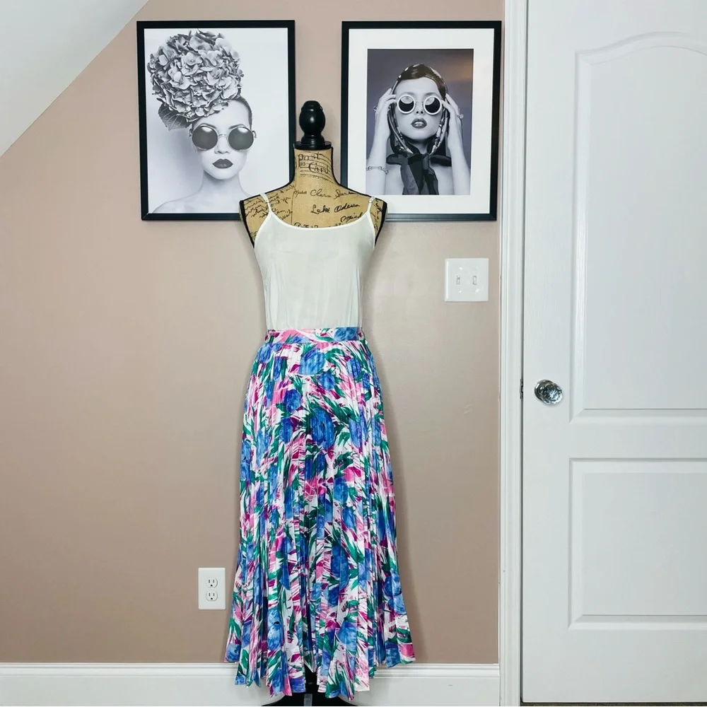 Vintage pleated women’s skirt